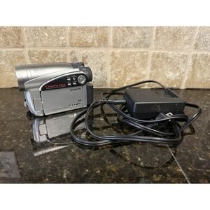 Hitachi DVD Camcorder with‎ 30x Optical Zoom, Charger, Tested Works